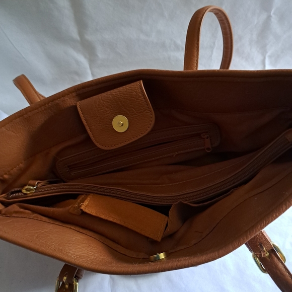 Woman's Purse/Medium Tote - Picture 7 of 8